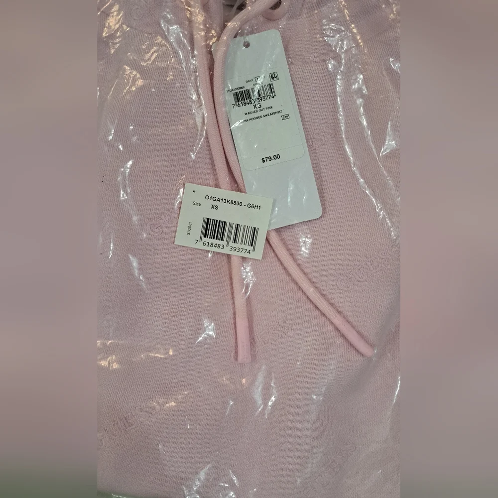 GUESS - Picture 8 of 8